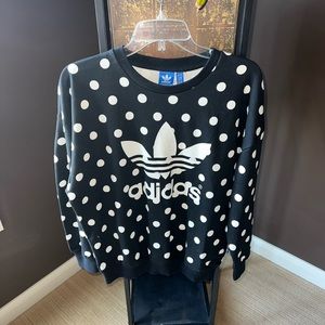 Cute casual hangout adidas sweater! Size small. Women’s.